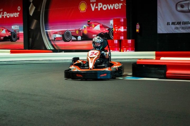  Indoor karting 